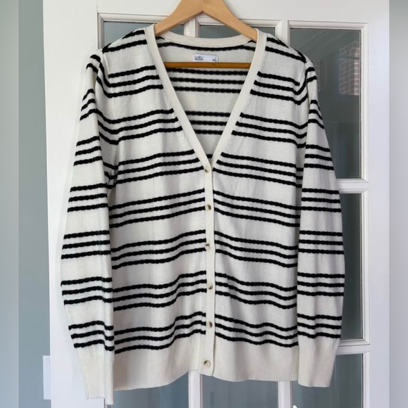 croft & barrow Sweaters - Croft & Barrow White and Black Striped V-Neck Preppy Button Cardigan | Large